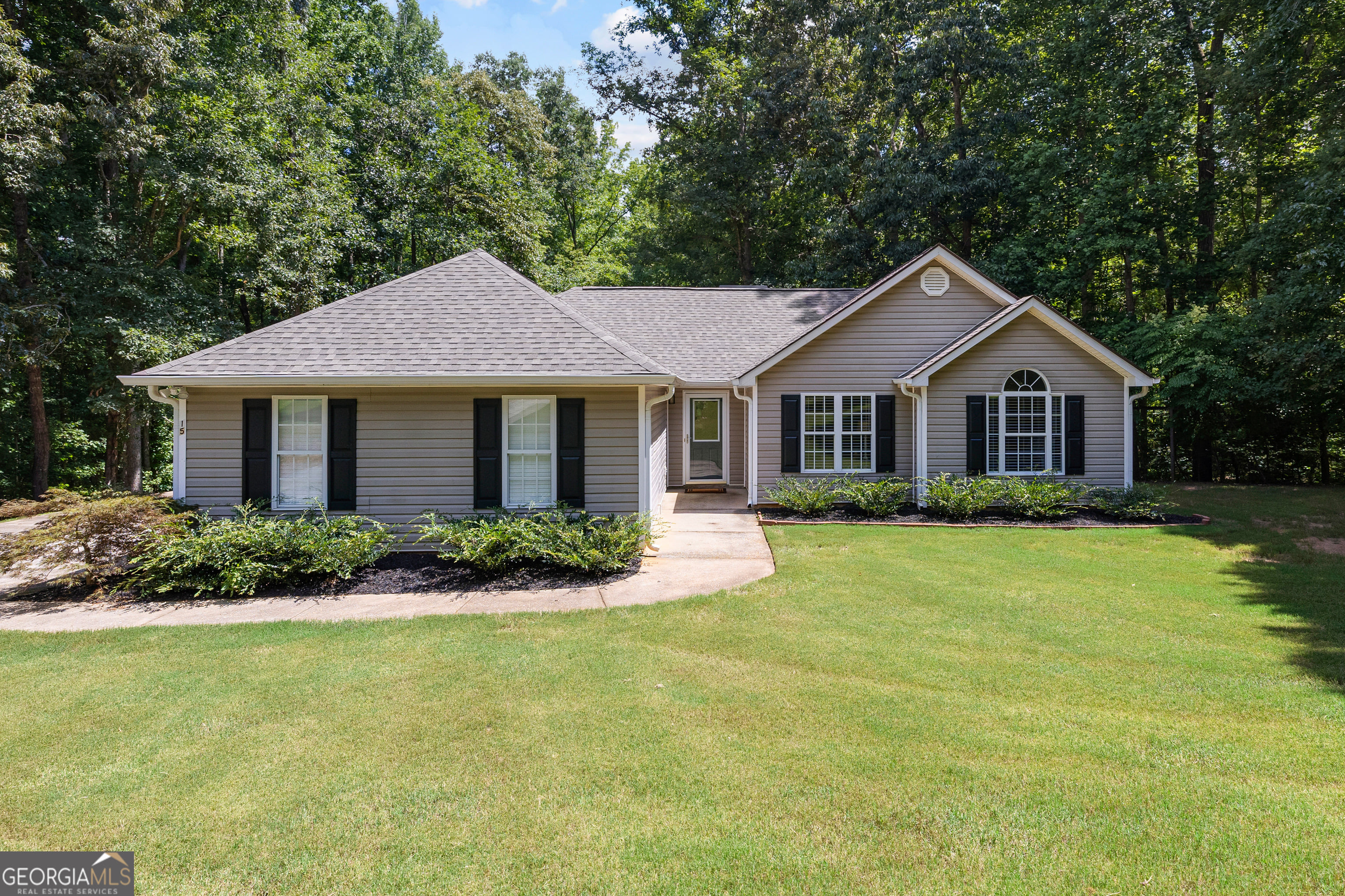 15 Paces Landing Dr, Newnan, GA 30263