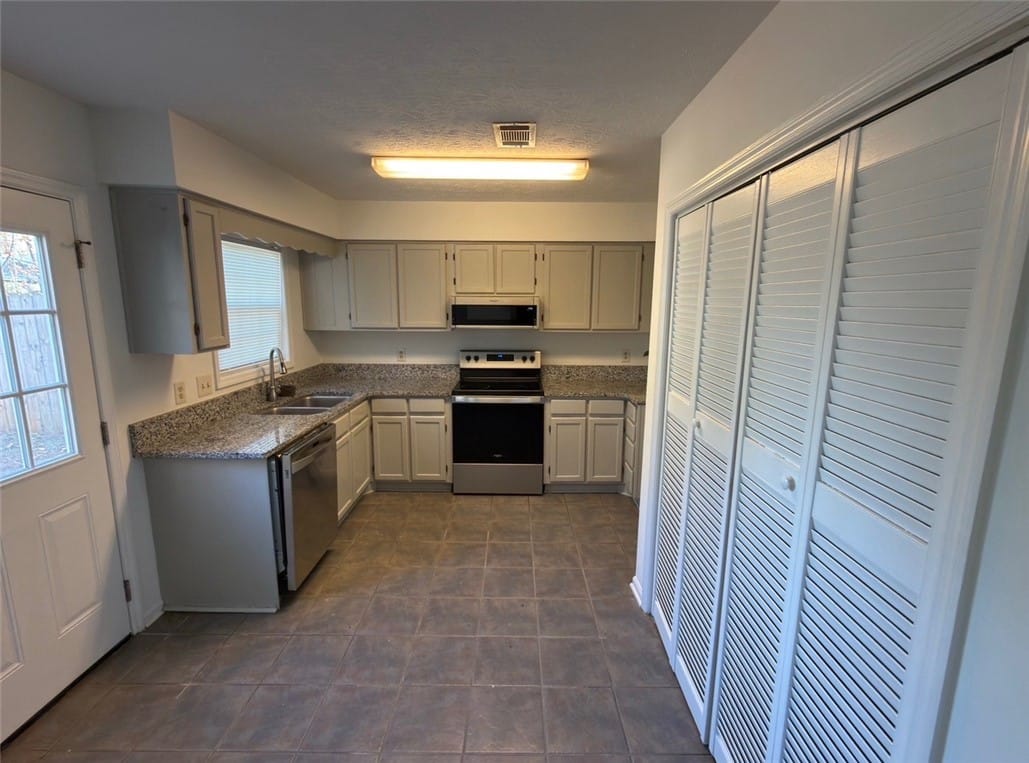 815 Chickasaw Avenue, Auburn, AL, 36830 — Photo 2