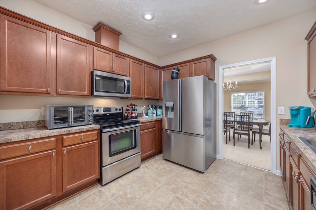 5185 Freedom Ridge Ct, Columbus, GA 31907, USA, kitchen