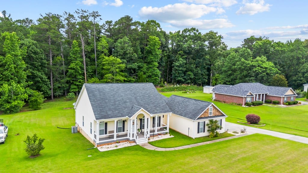 120 Copper Creek Dr, LaGrange, GA 30240