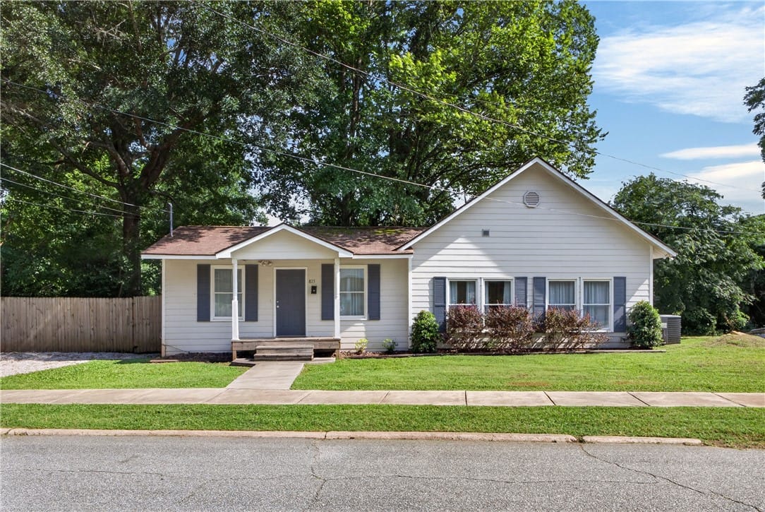815 Torbert Blvd, Opelika, AL 36801