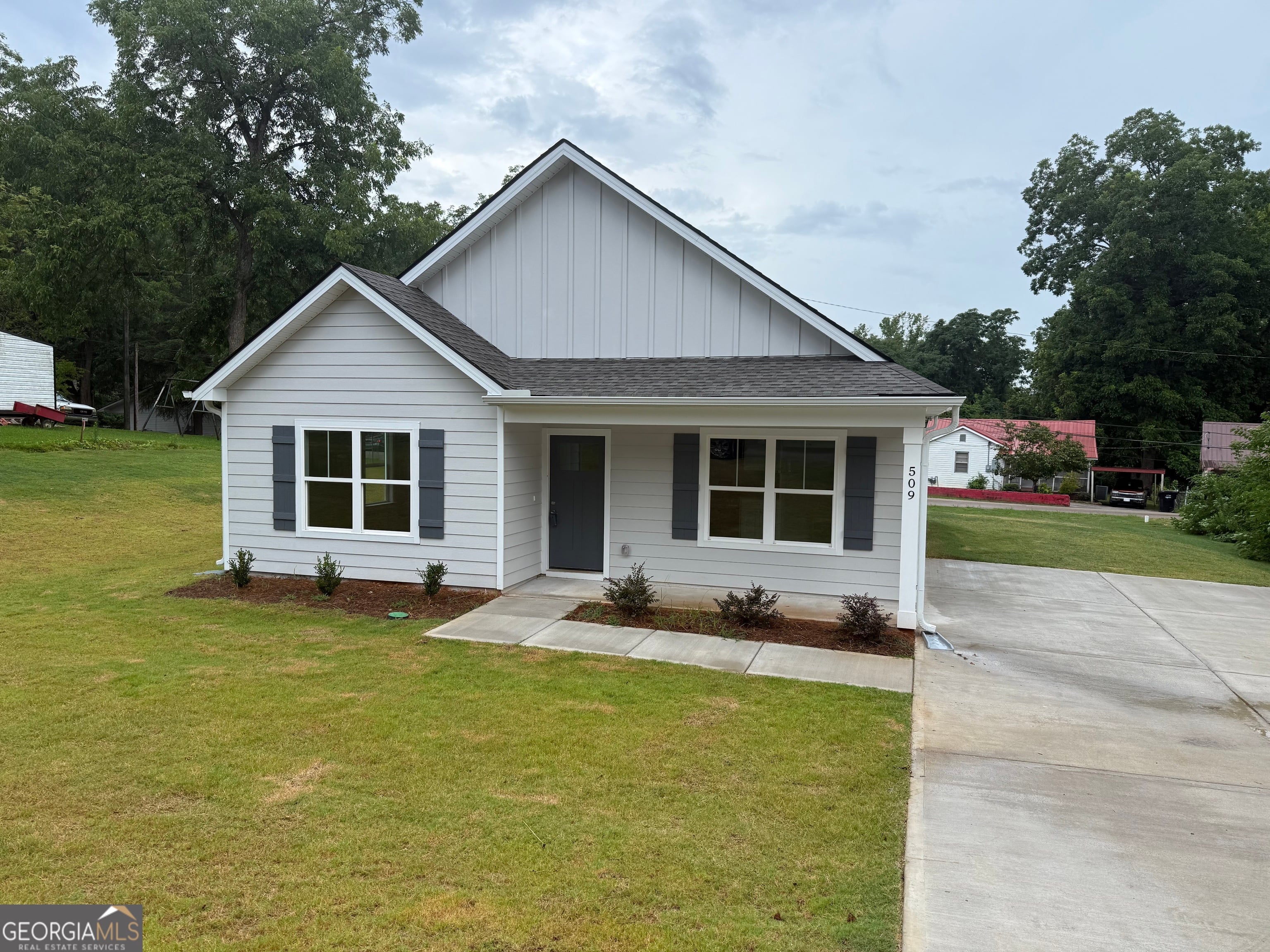509 Cleveland St, West Point, GA 31833