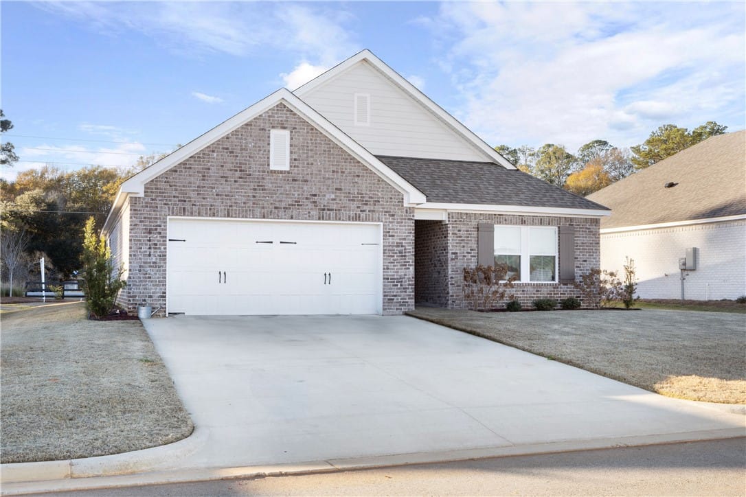1114 ONTARIO, Opelika, AL, 36804