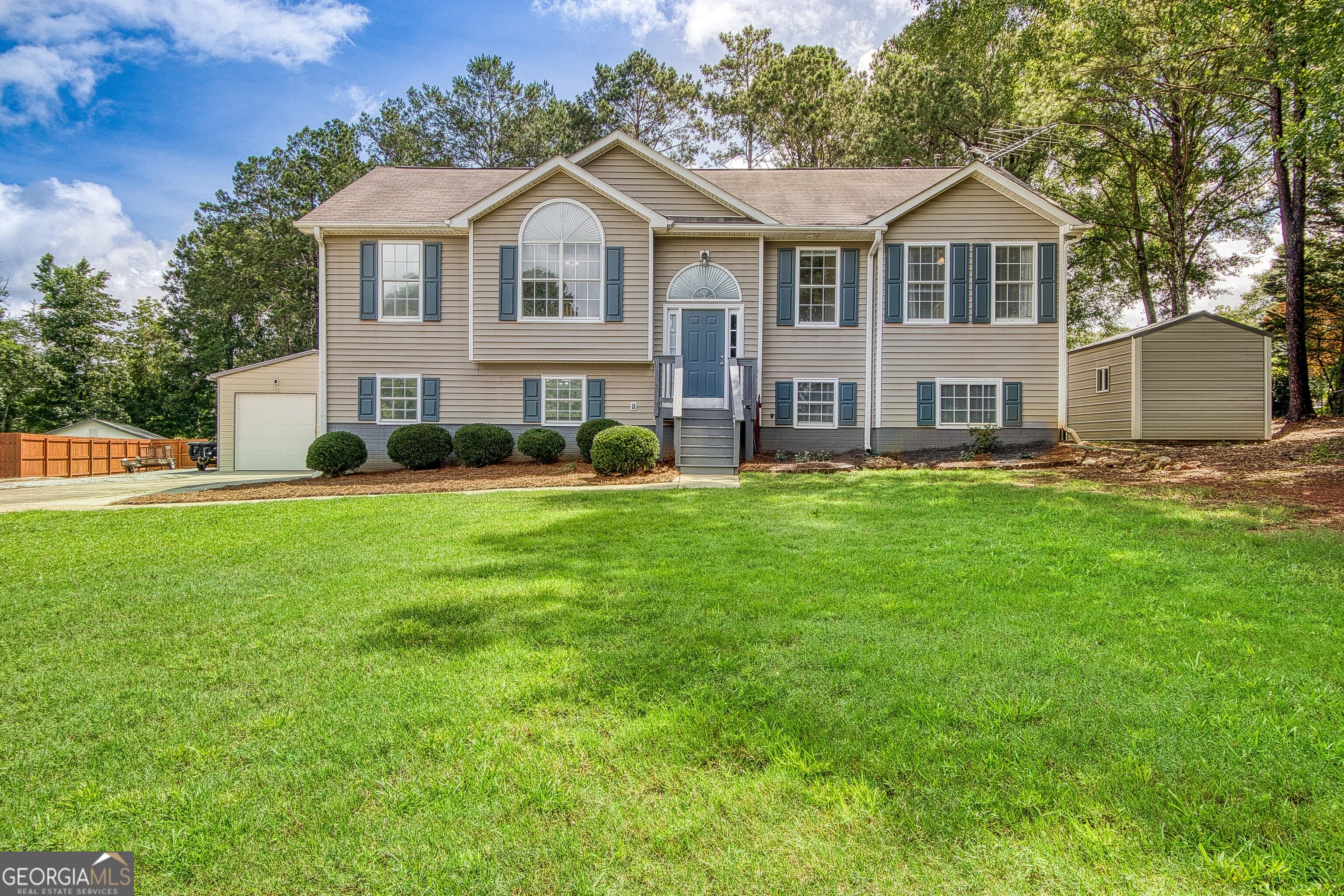 29 Pecan Lake Ct, Sharpsburg, GA 30277