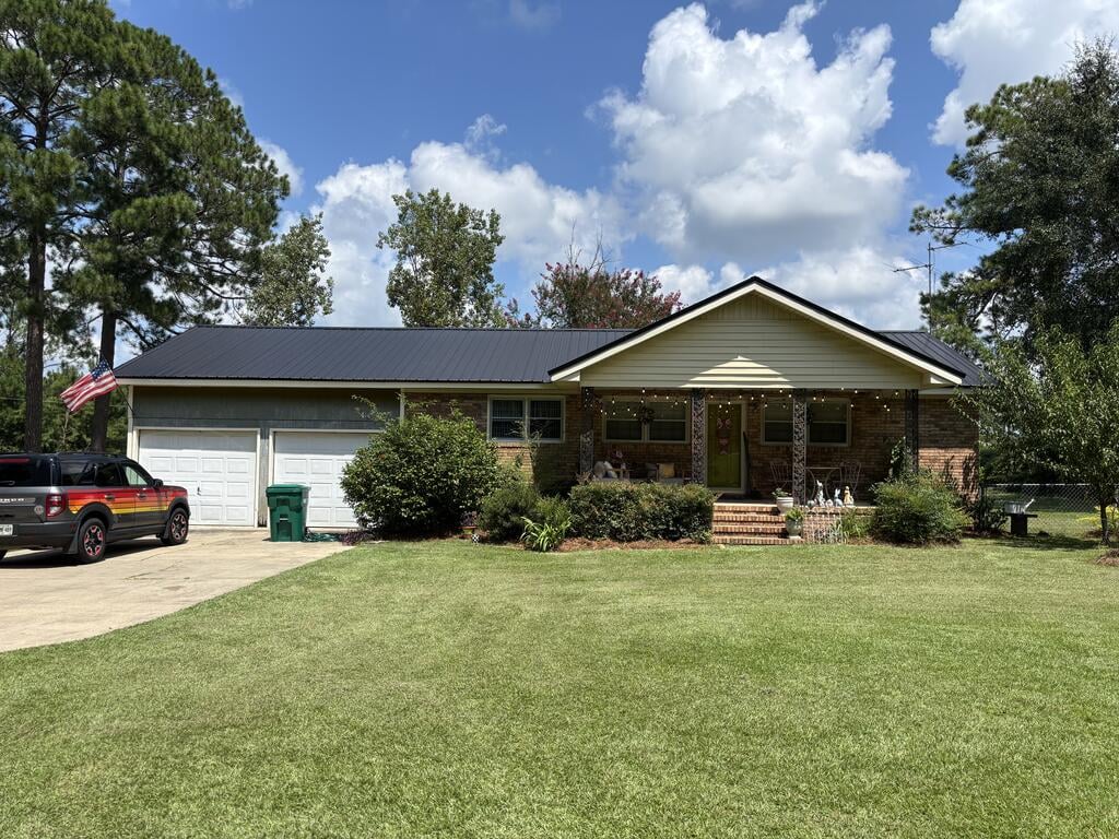 6133 Moultrie Rd, Albany, GA 31705