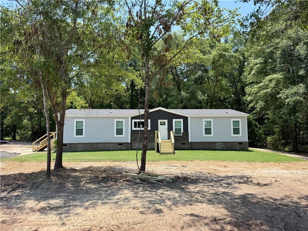 39 Parker Dr, Seale, AL 36875