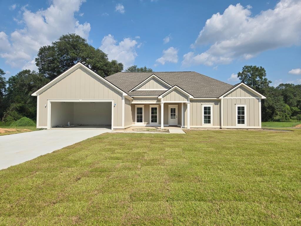 121 Fawn Ct, Leesburg, GA 31763