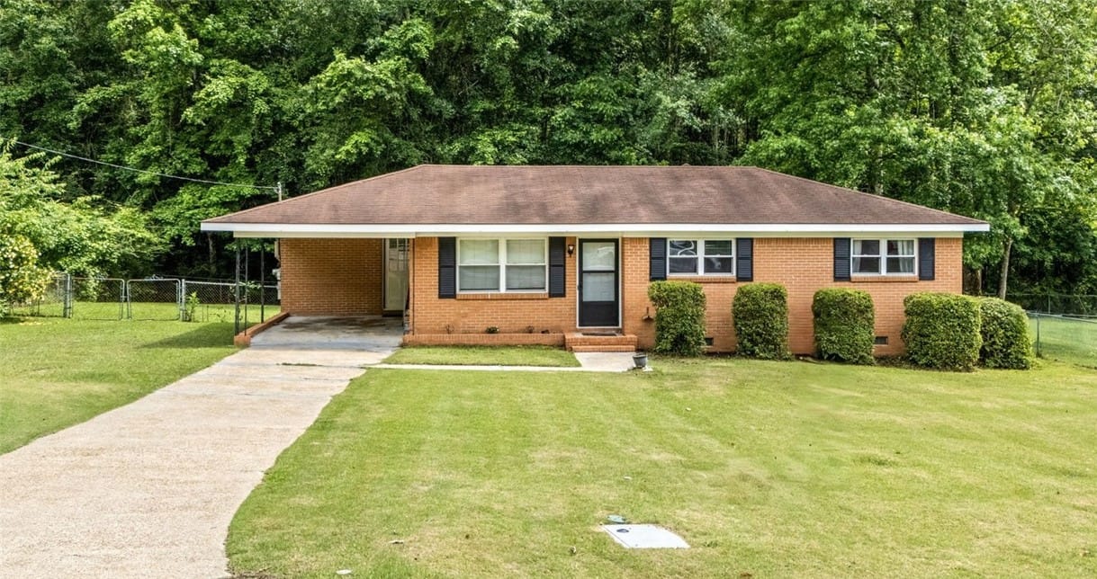 301 Ballard Ave, Opelika, AL 36804