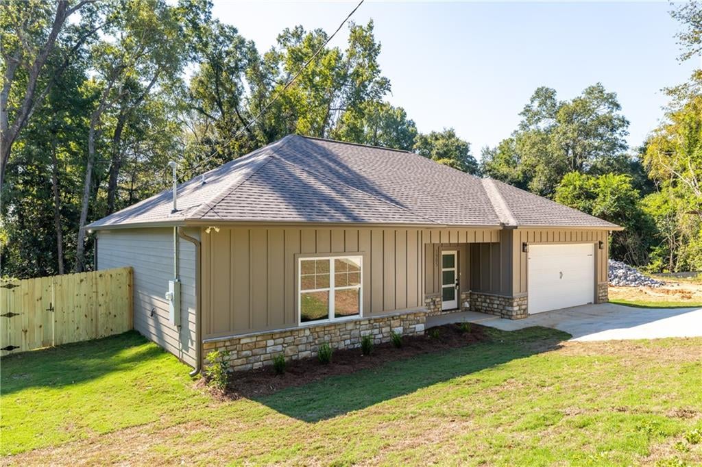 1905 Sandfort Rd, Phenix City, AL 36869