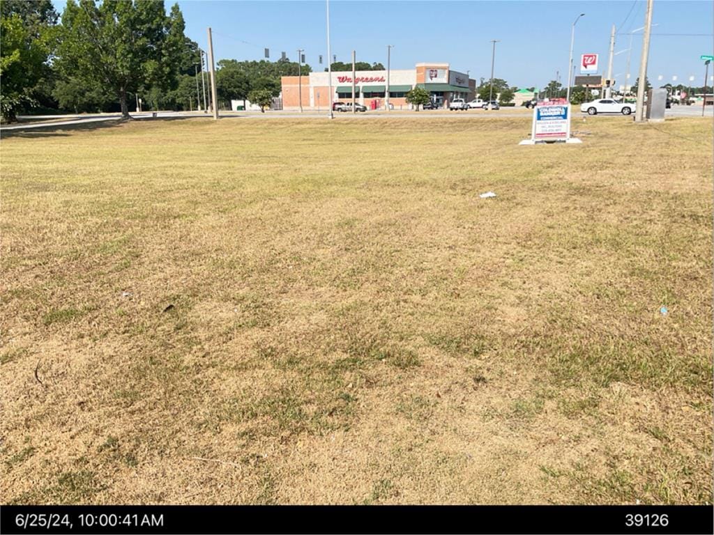 2416 Sylvester Rd, Albany, GA 31705