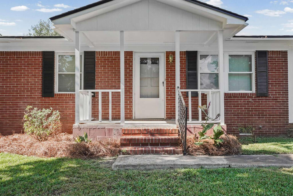106 Kathy St, Leesburg, GA 31763