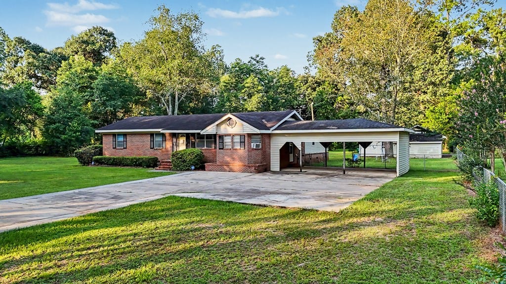 3211 Higgins Dr, Albany, GA 31721