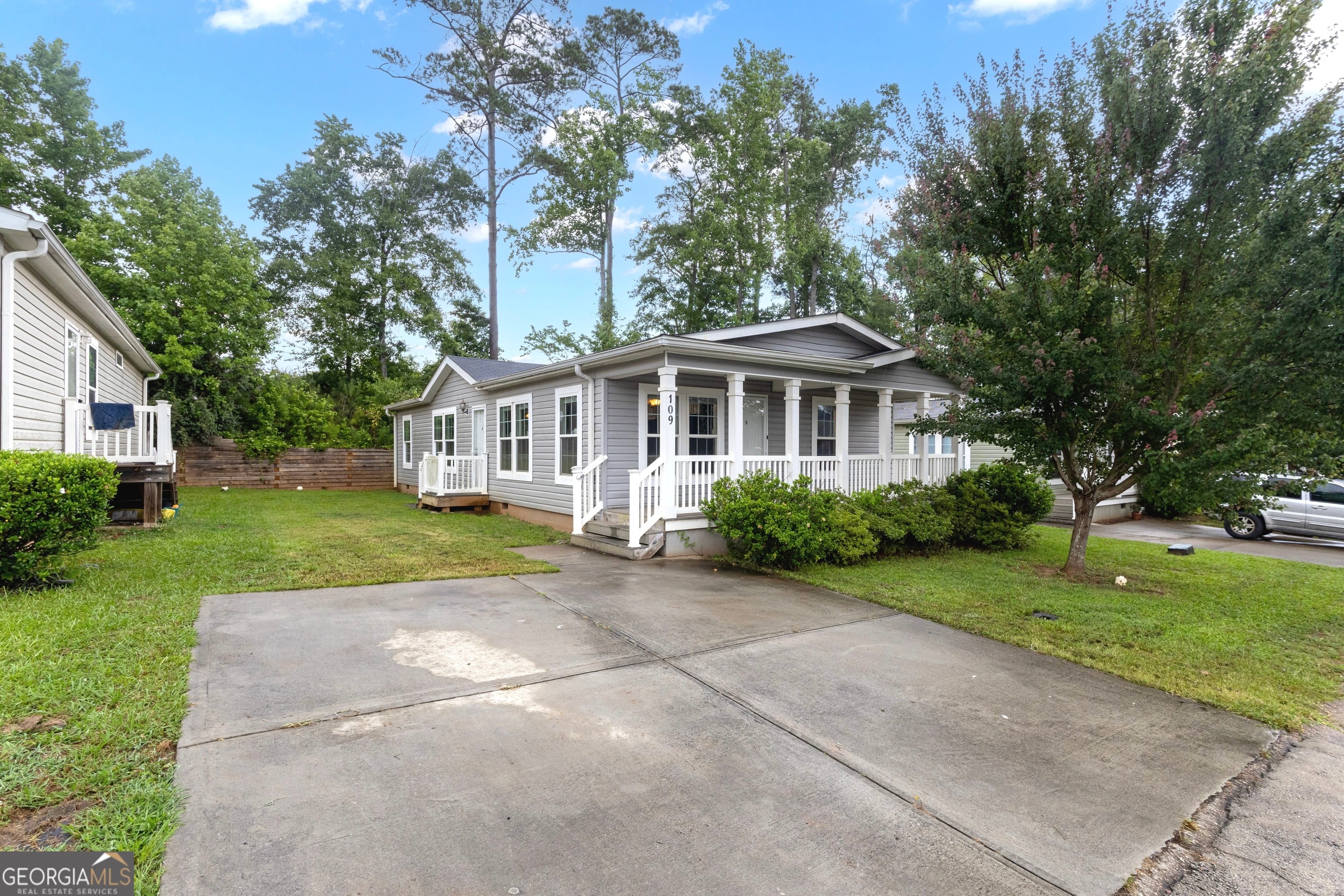 109 Willow Dr E, Newnan, GA 30263