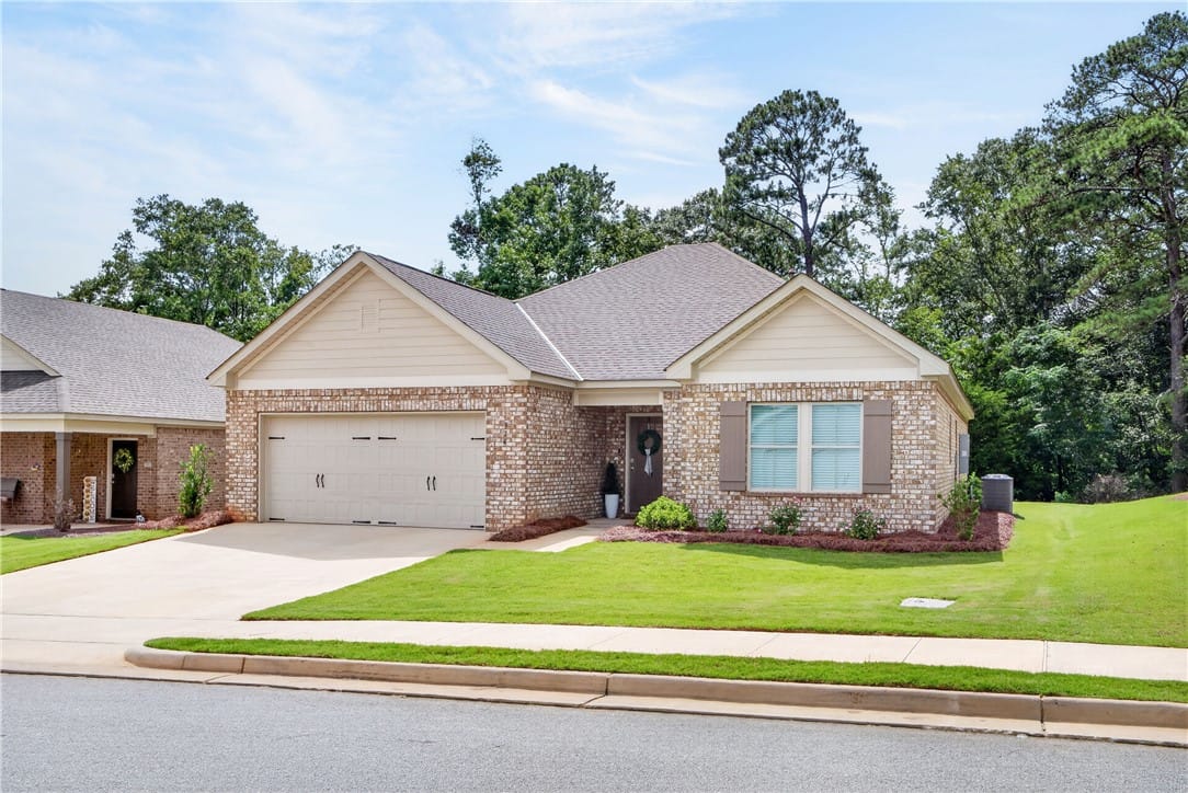 974 Great Bear Rd, Opelika, AL 36804