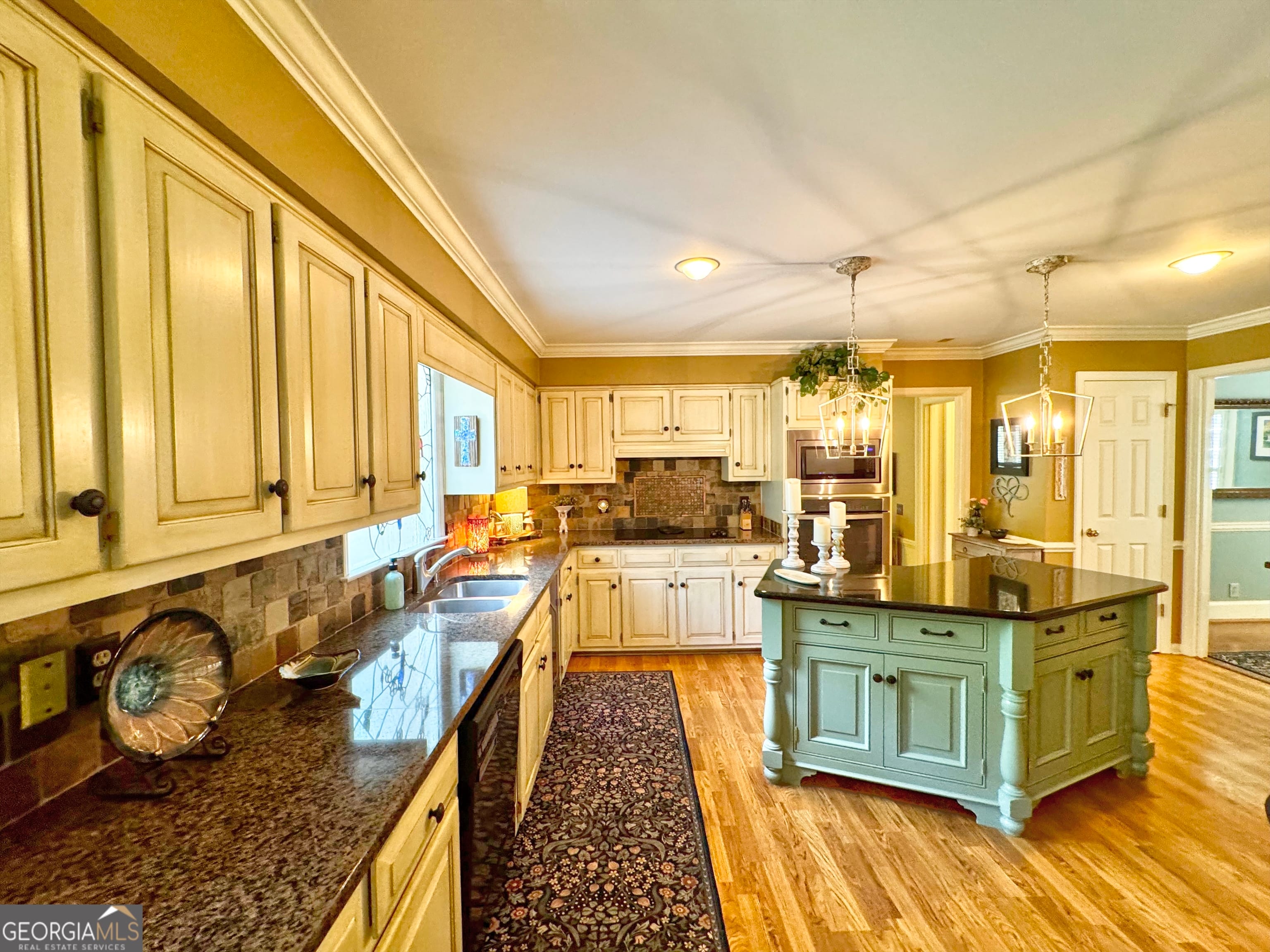 1018 Riverside Dr, LaGrange, GA 30240