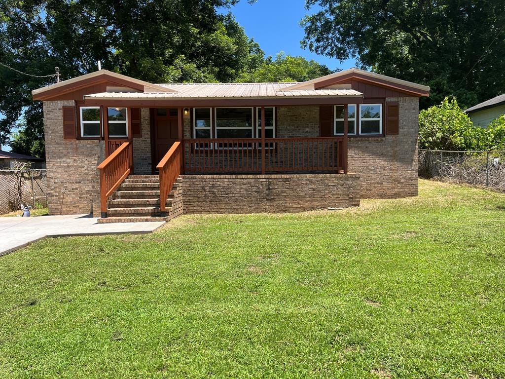 300 Hunt Cir, Manchester, GA 31816