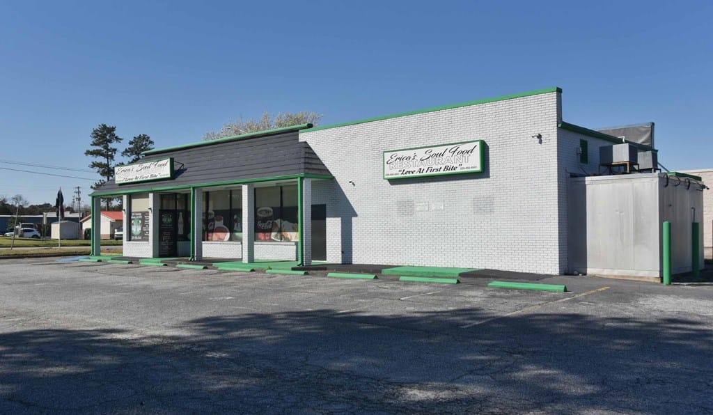 303 East Oakridge Drive, Albany, GA, 31705 — Photo 2