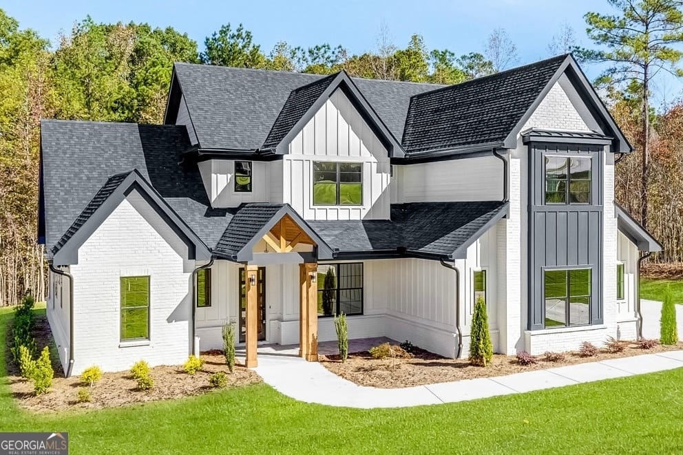 121 Forest Berry Ct, Newnan, GA 30265