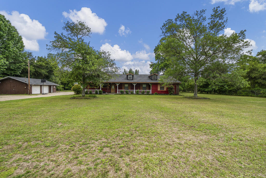 29 Overlook Dr, Seale, AL 36875