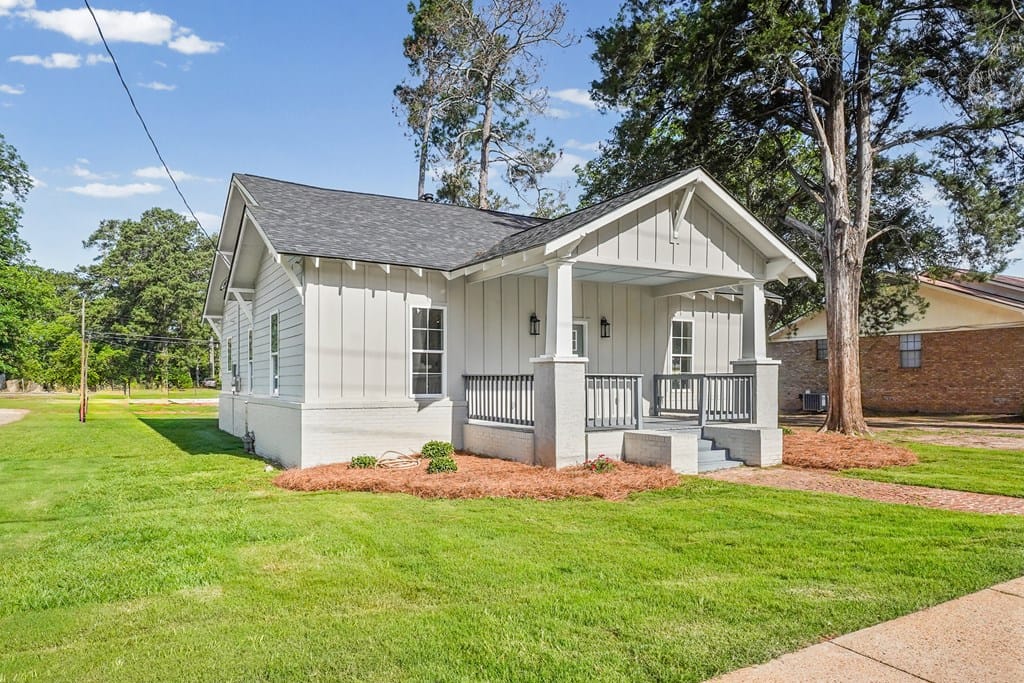 251 Pecan St SE, Dawson, GA 39842