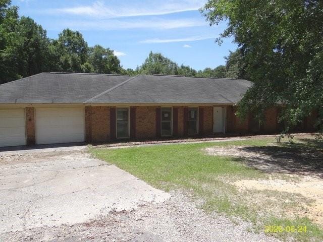 26 Arrowhead Rd, Phenix City, AL 36869