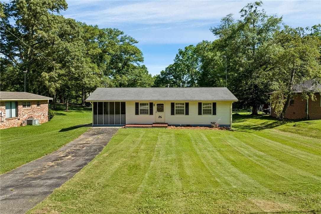 210 2ND, Lafayette, AL, 36862