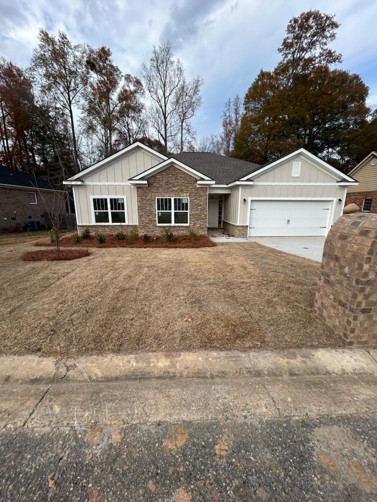 189 Meadowlark Drive, Smiths Station, AL, 36877