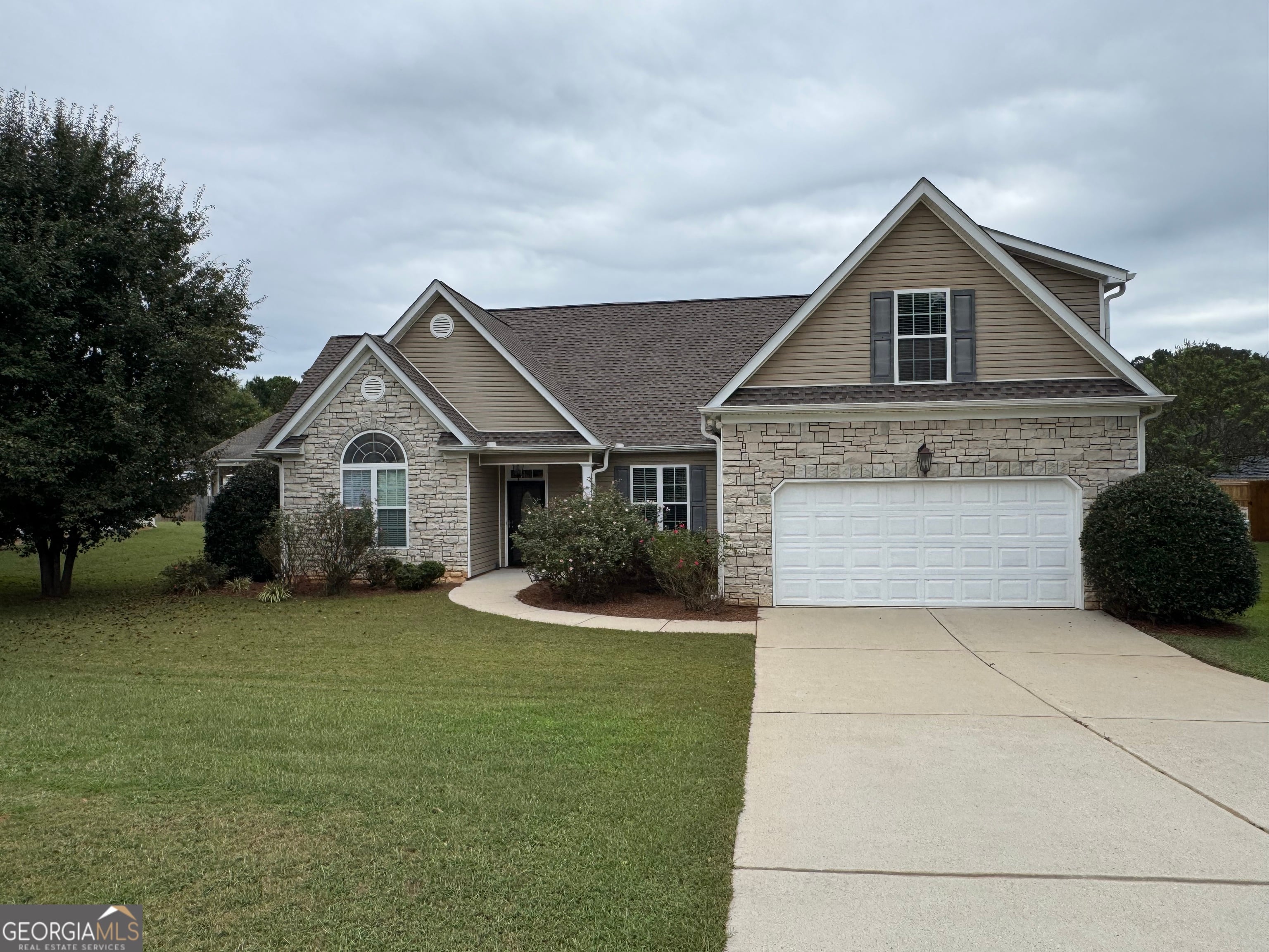 110 Churchill Dr, LaGrange, GA 30241