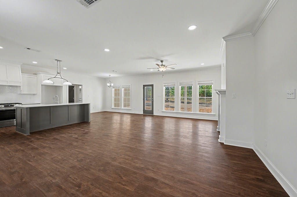103 Stornoway Dr, Leesburg, GA 31763