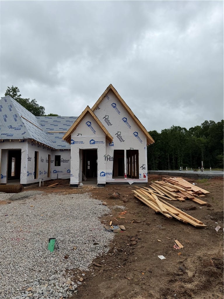 1042 HUNTERS, Opelika, AL, 36801