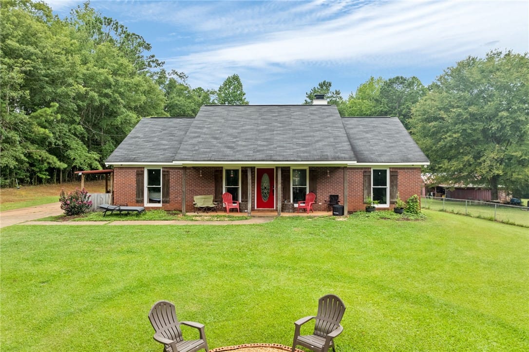 708 Lakeview Dr, Salem, AL 36874