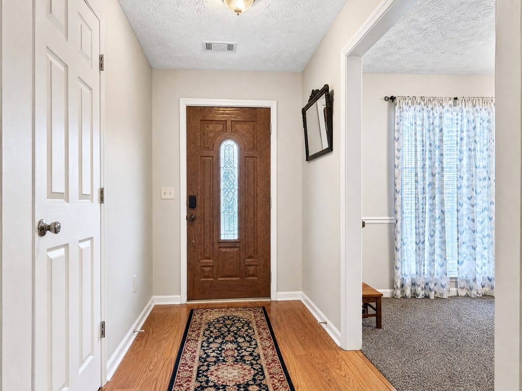 216 Laurel Wood Dr, Smiths Station, AL 36877