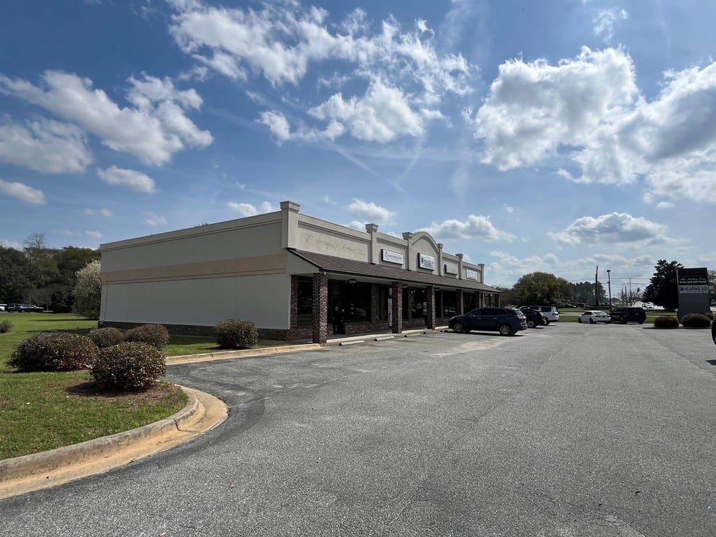 307 Grand Island Dr, Leesburg, GA 31763