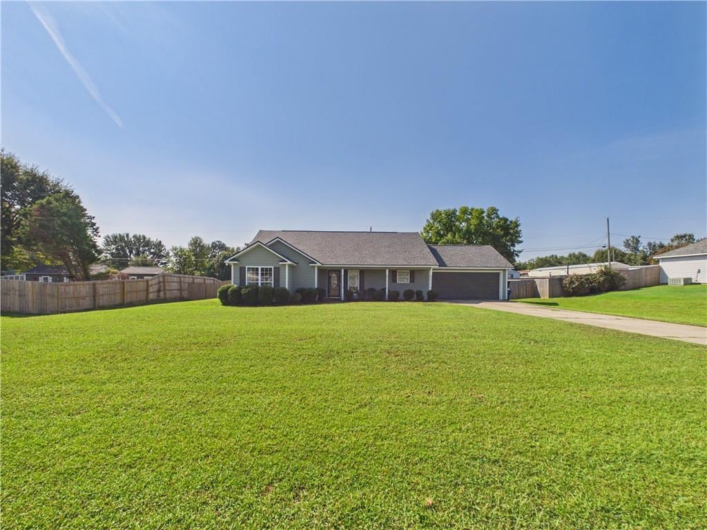 77 Lee Rd 2148, Smiths Station, AL 36877