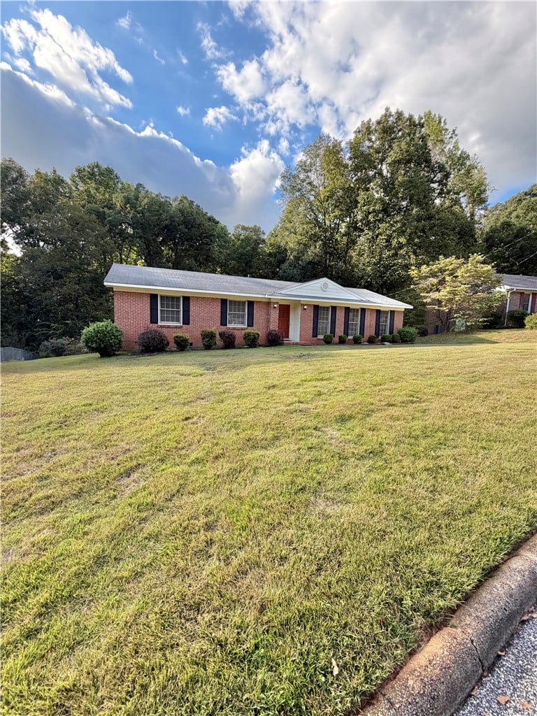 2009 N Hills Dr, Opelika, AL 36801
