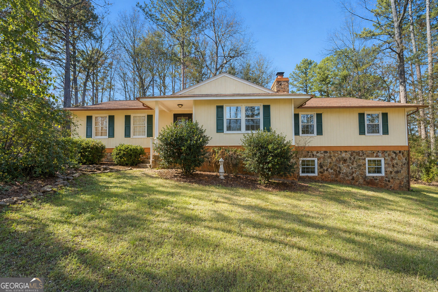 207 N View Pointe Dr, LaGrange, GA 30241