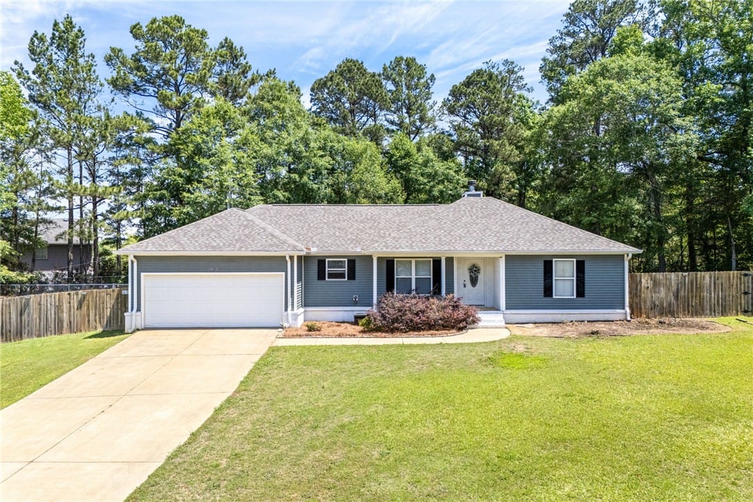 2702 Cunningham Ct, Opelika, AL 36801