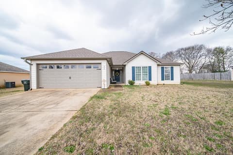 33 Honeysuckle Way, Fort Mitchell, AL, 36856
