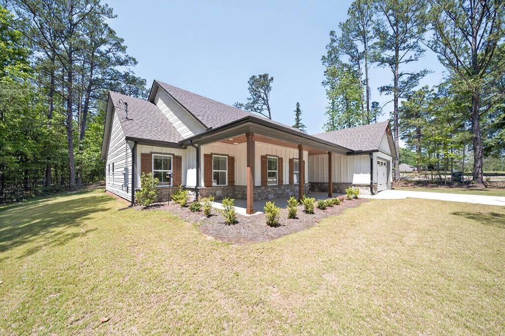 1781 Lee Road 288, Smiths Station, AL 36877