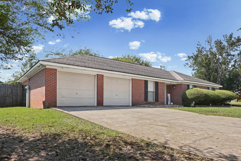 2836 Stonewater Dr, Albany, GA 31721