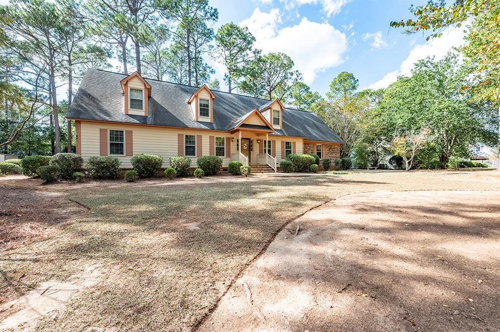 2738 Dover Ln, Albany, GA 31721
