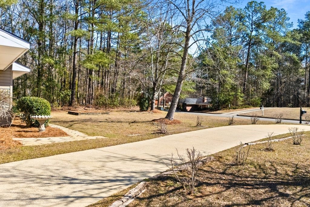 2072 S Evergreen Dr, Auburn, AL 36830, USA — Photo 3