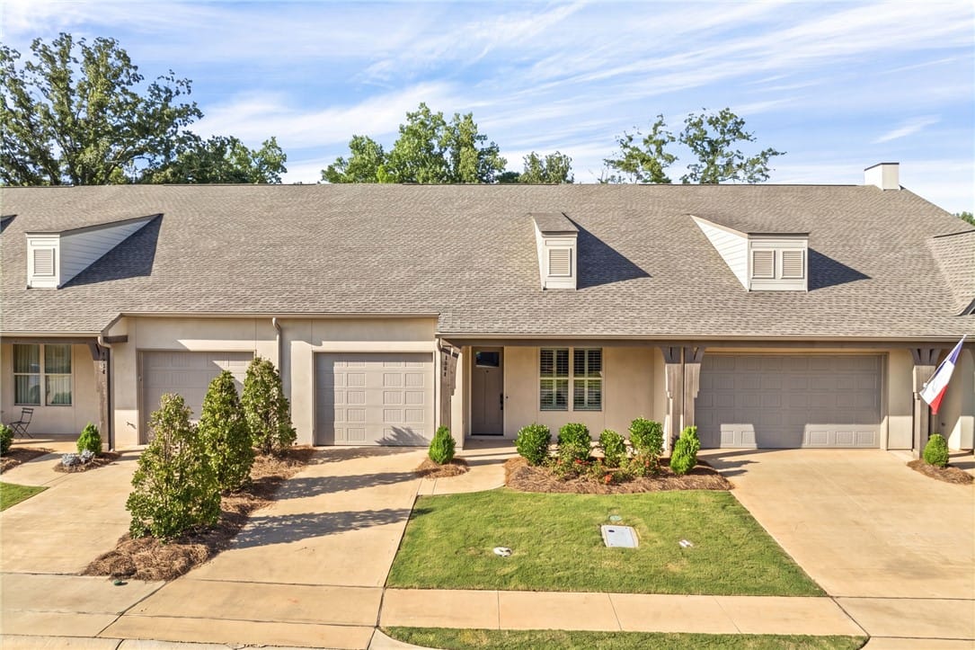 3024 Lakewood Ln, Opelika, AL 36801