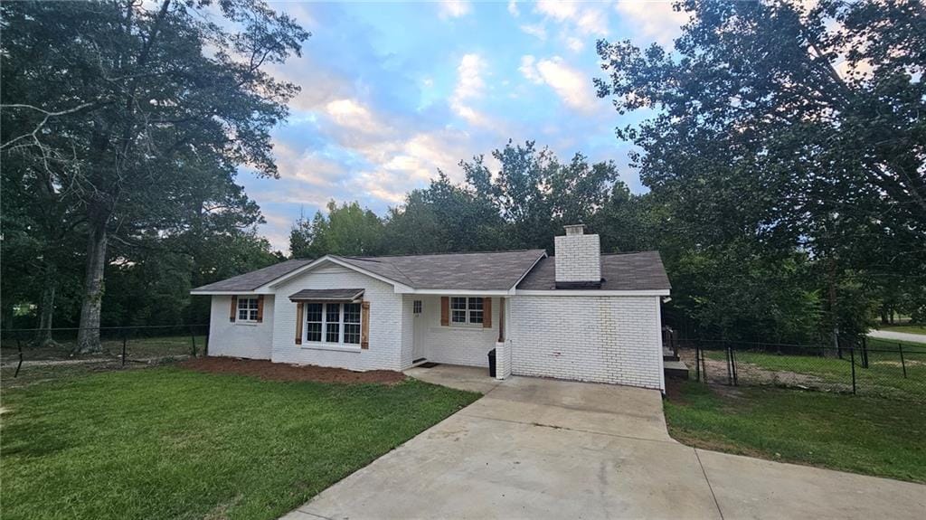 100 Lakeshore, Smiths Station, AL, 36877