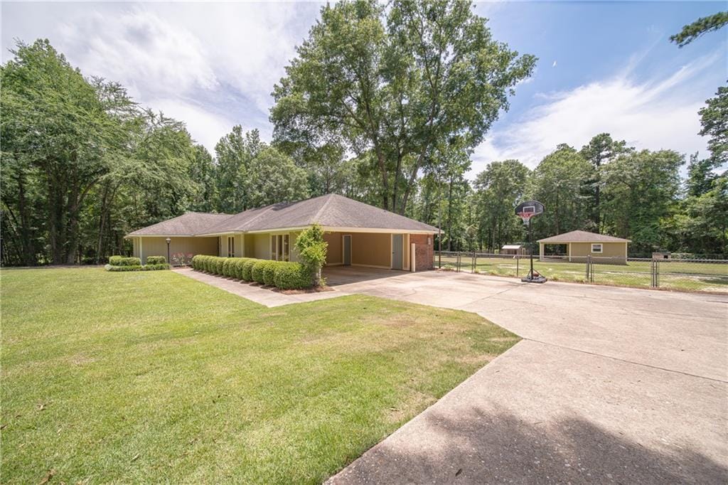 249 Twelve Oaks, Smiths Station, AL, 36877
