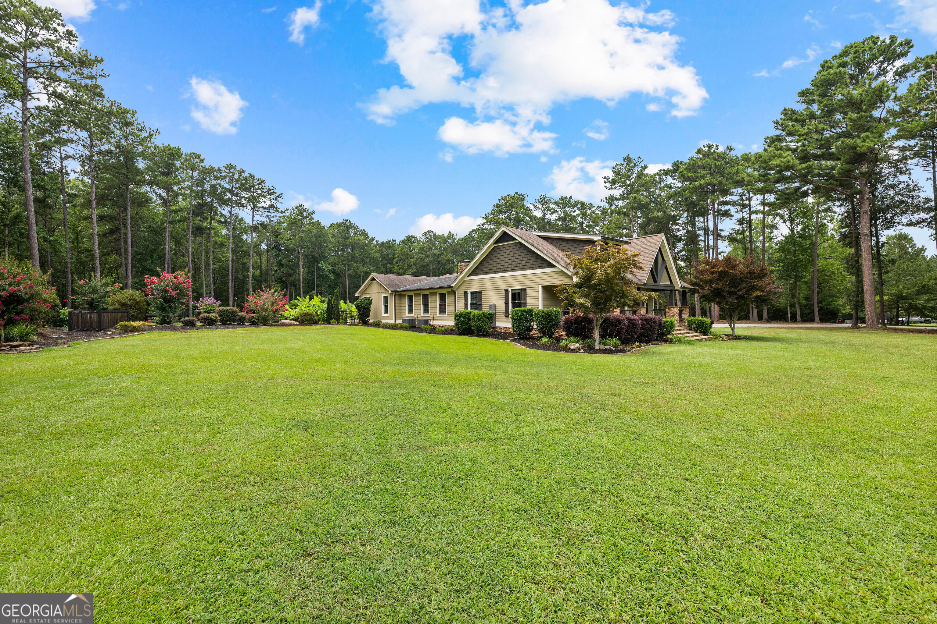 359 Trammell Rd, Moreland, GA 30259