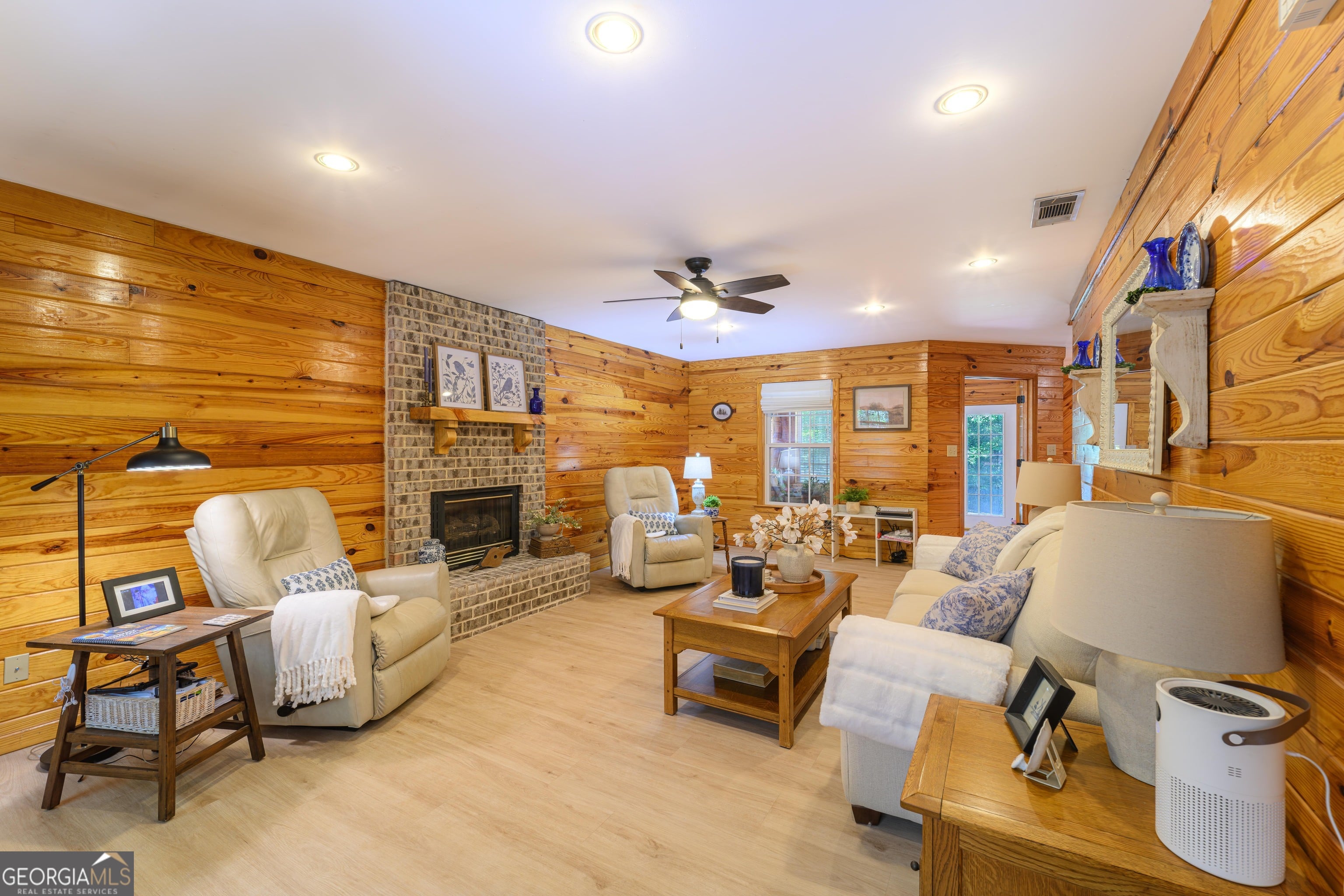 159 Hutchinson Lake Rd, Senoia, GA 30276