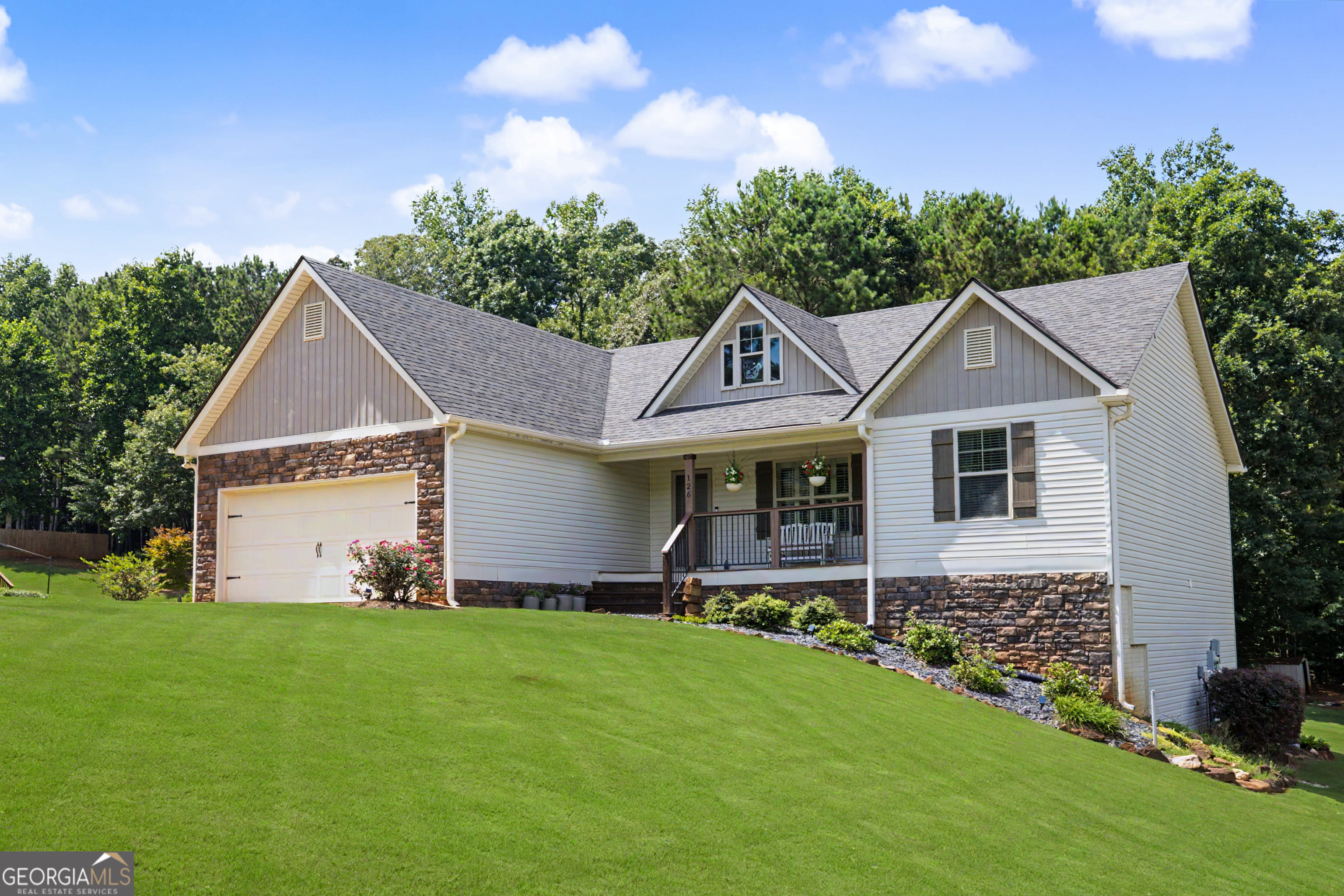 126 Copper Creek Dr, LaGrange, GA 30240