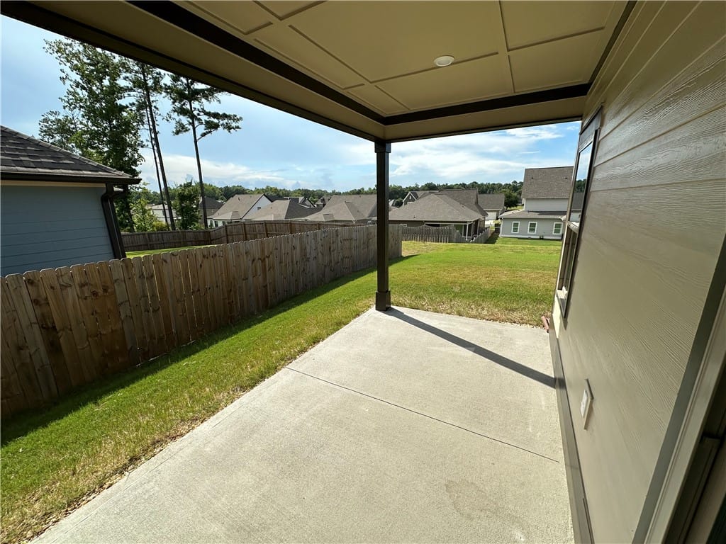 577 Faunsdale Rd, Auburn, AL 36832, An inviting covered patio offers a private outdoor