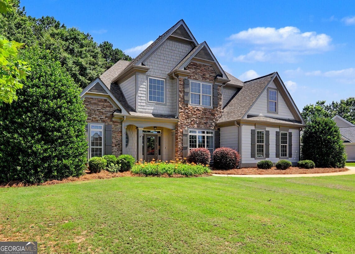 4 White Oak Ln, Sharpsburg, GA 30277